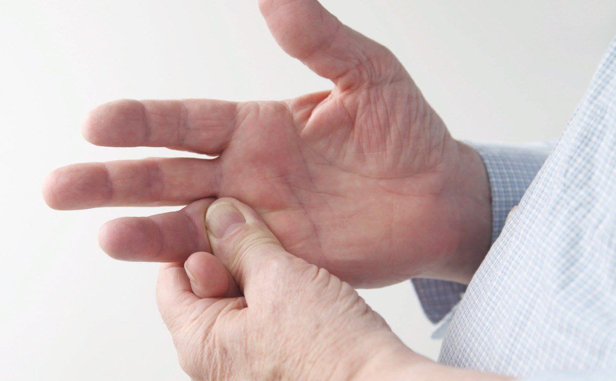 Можно ли хрустеть пальцами: причины хруста в суставах и способы избавиться от вредной привычки. Почему хрустят суставы на пальцах рук